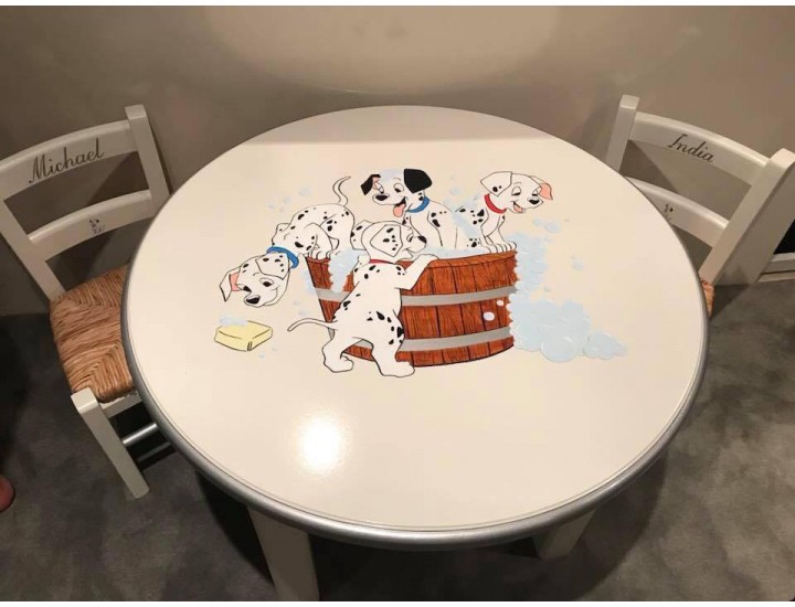 Dalmation Toddler Table With 2 Chairs